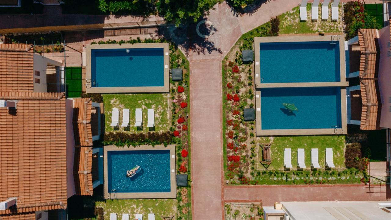 Corinthian Village 벌하티 외부 사진