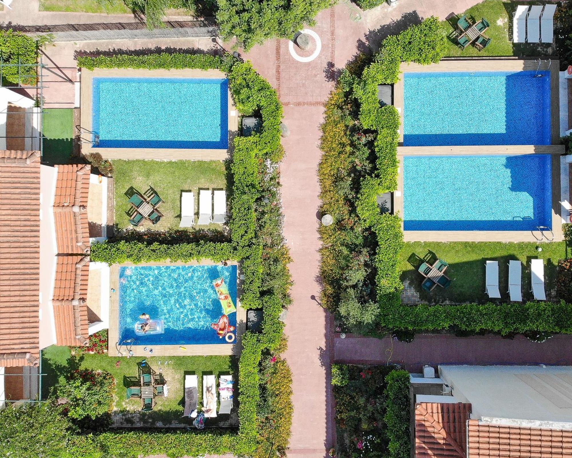 Corinthian Village 벌하티 외부 사진
