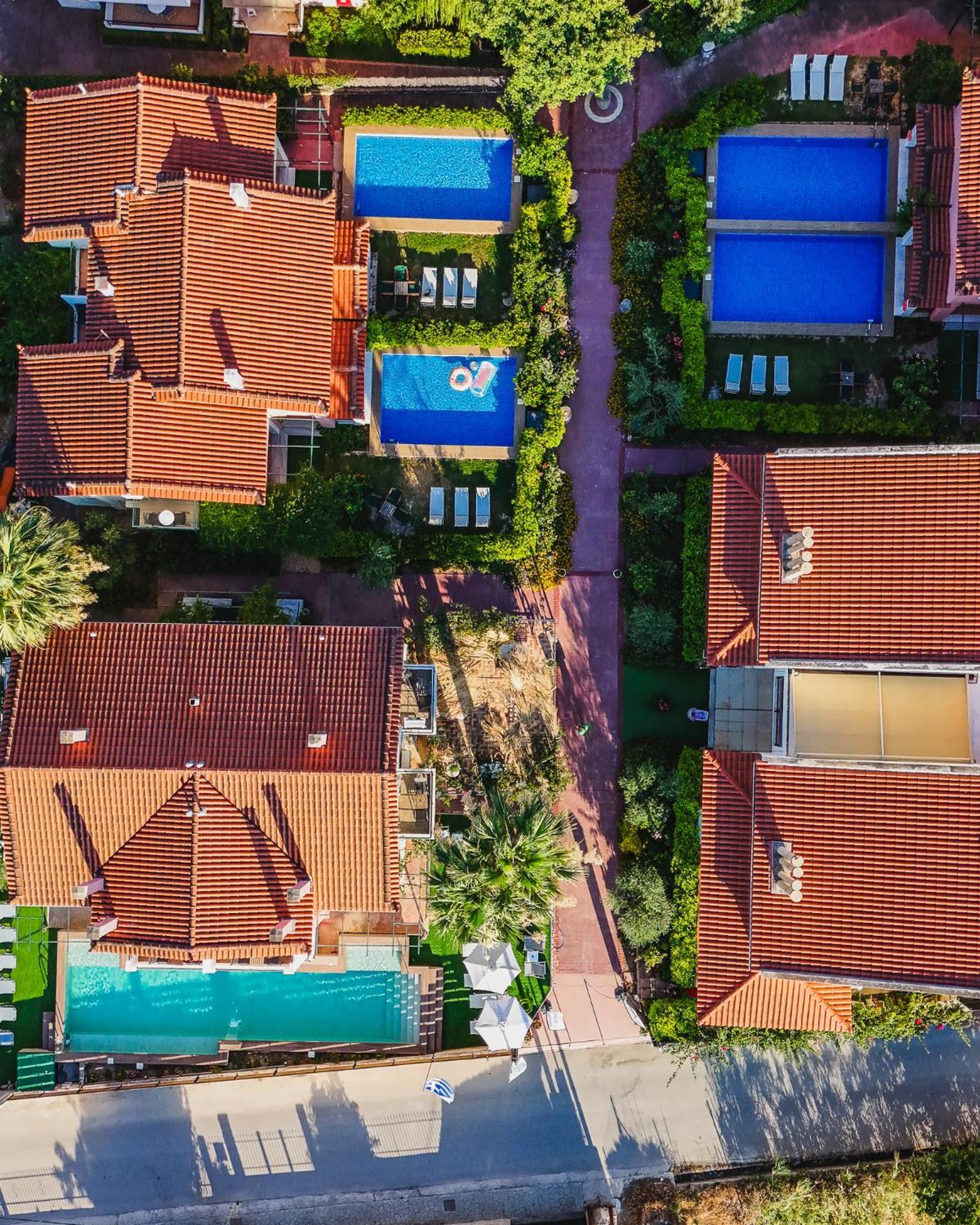Corinthian Village 벌하티 외부 사진